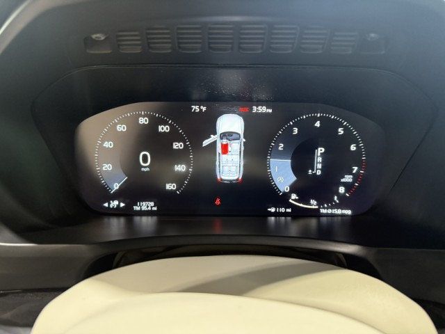 2018 Volvo XC90 T6 AWD Momentum photo 11