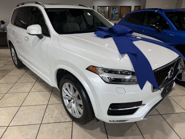 2018 Volvo XC90 T6 AWD Momentum photo 2