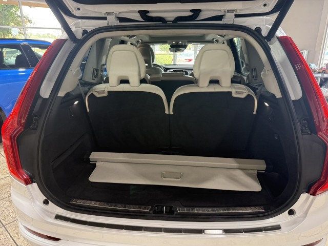 2018 Volvo XC90 T6 AWD Momentum photo 19