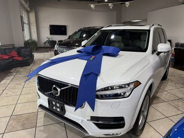 2018 Volvo XC90 T6 AWD Momentum photo 3