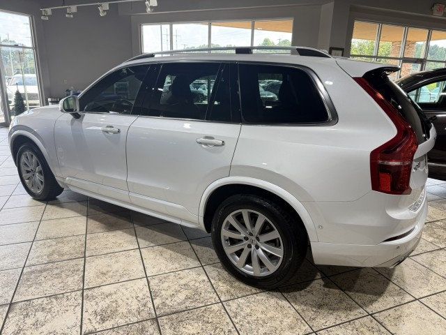 2018 Volvo XC90 T6 AWD Momentum photo 4