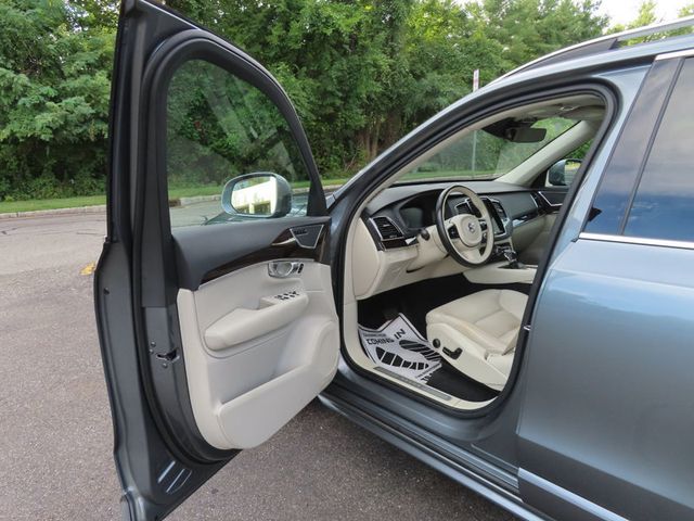 2018 Volvo XC90 T6 AWD 7-Passenger Momentum - 23056110 - 23
