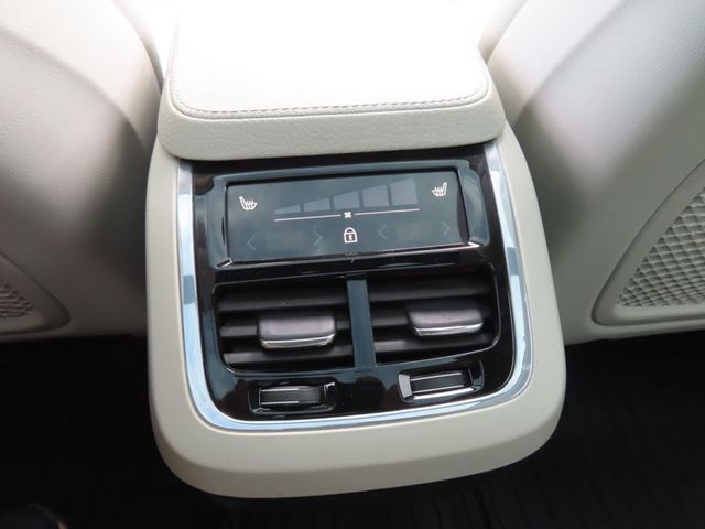 2018 Volvo XC90 T6 AWD 7-Passenger Momentum - 23056110 - 38