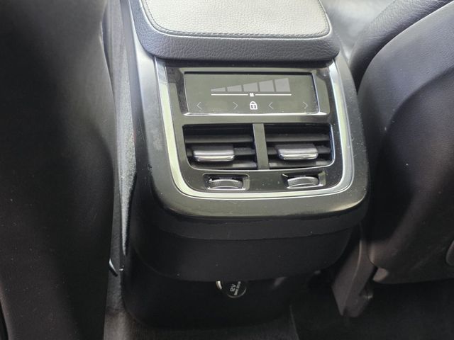 2018 Volvo XC90 T6 AWD 7-Passenger Momentum - 23036767 - 10