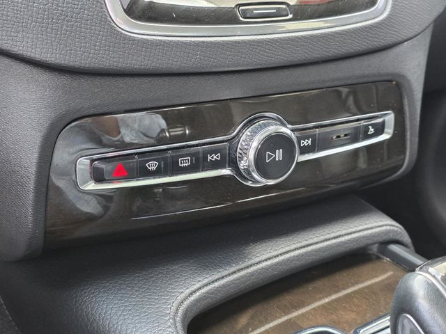 2018 Volvo XC90 T6 AWD 7-Passenger Momentum - 23036767 - 26
