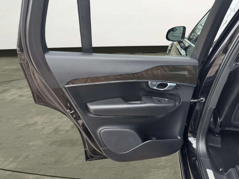 2018 Volvo XC90 T6 AWD 7-Passenger Momentum - 22986784 - 11