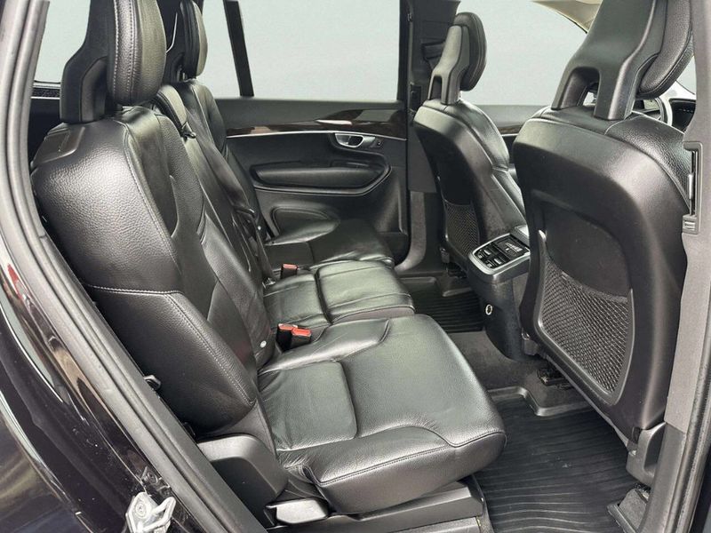 2018 Volvo XC90 T6 AWD 7-Passenger Momentum - 22986784 - 16