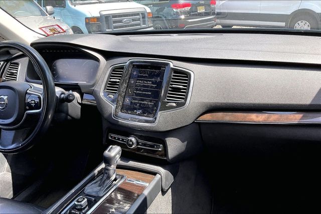 2018 Volvo XC90 T6 AWD 7-Passenger Momentum - 23047452 - 33