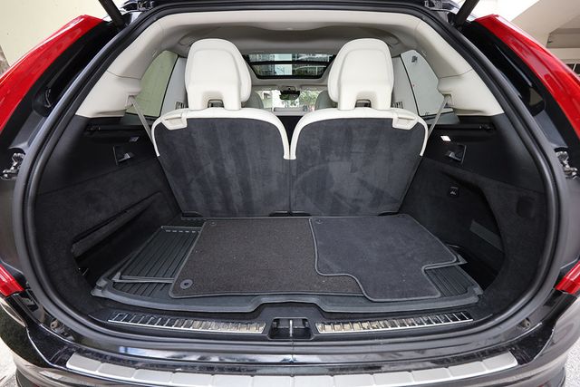 2018 Volvo XC90 T6 AWD 7-Passenger Momentum - 23045187 - 34