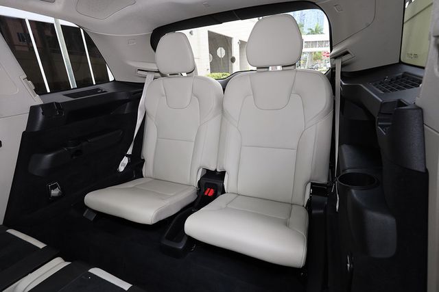 2018 Volvo XC90 T6 AWD 7-Passenger Momentum - 23045187 - 8