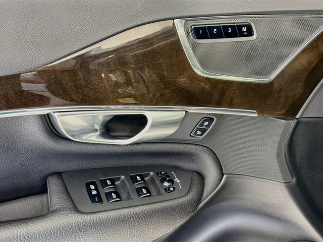 2018 Volvo XC90 T6 AWD 7-Passenger Momentum - 23057852 - 17