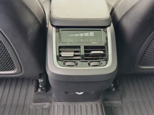 2018 Volvo XC90 T6 AWD 7-Passenger Momentum - 23057852 - 25
