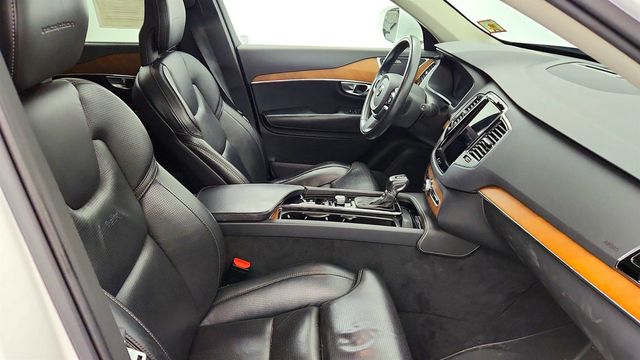 2018 Volvo XC90 T6 AWD 7-Person Inscription w/ 360 Camera & Park Assist - 23074950 - 24