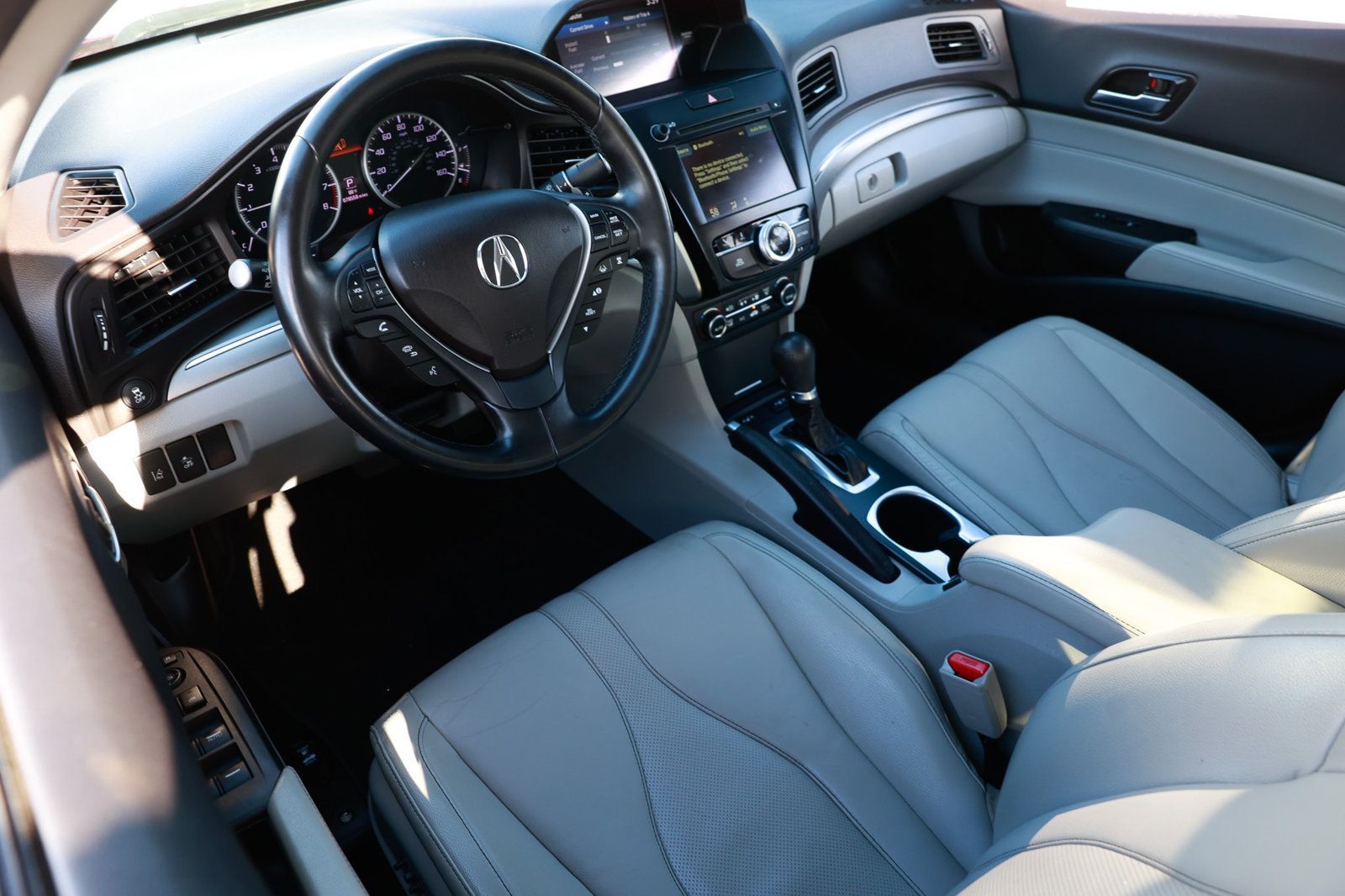2019 Acura ILX Premium photo 4