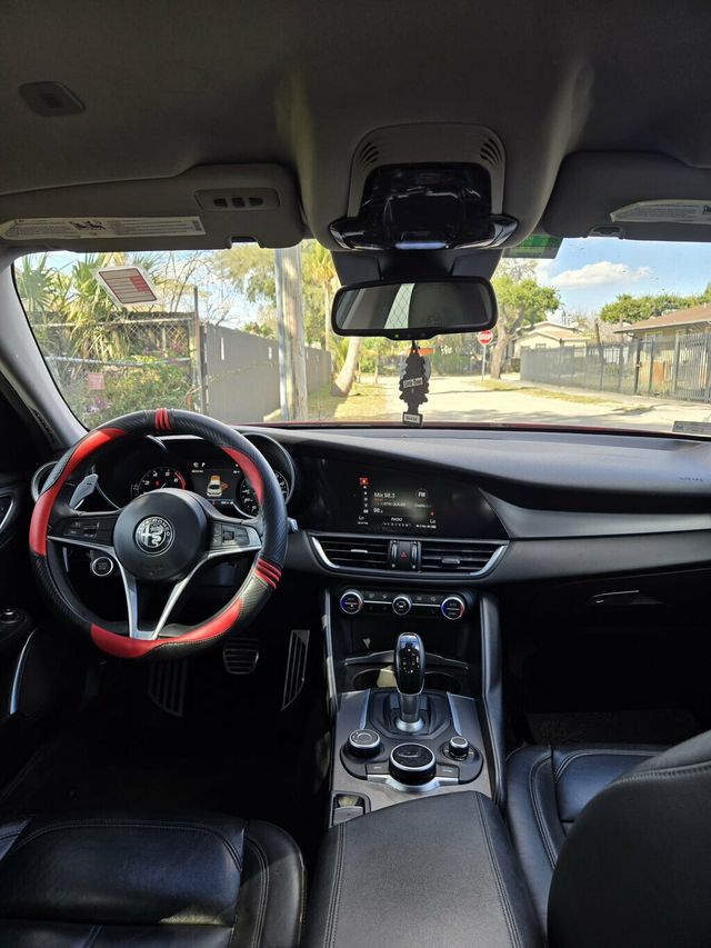 2019 Alfa Romeo Giulia AWD - 22984730 - 9