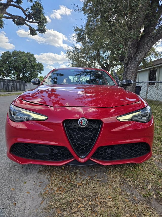 2019 Alfa Romeo Giulia AWD - 22984730 - 10