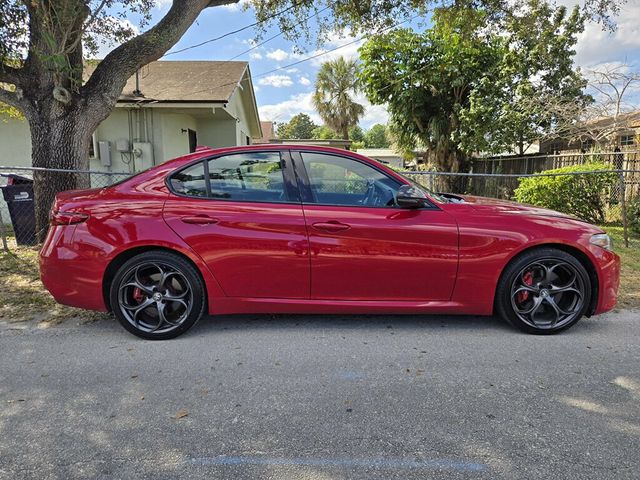2019 Alfa Romeo Giulia AWD - 22984730 - 13