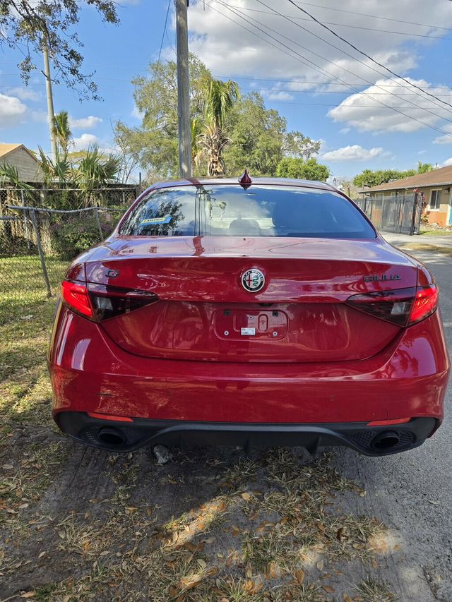 2019 Alfa Romeo Giulia AWD - 22984730 - 1