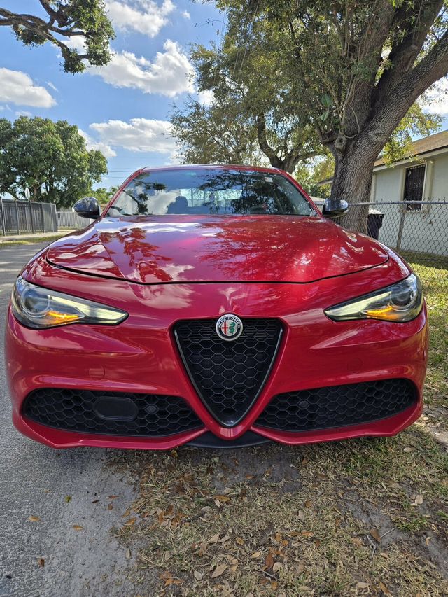 2019 Alfa Romeo Giulia AWD - 22984730 - 4