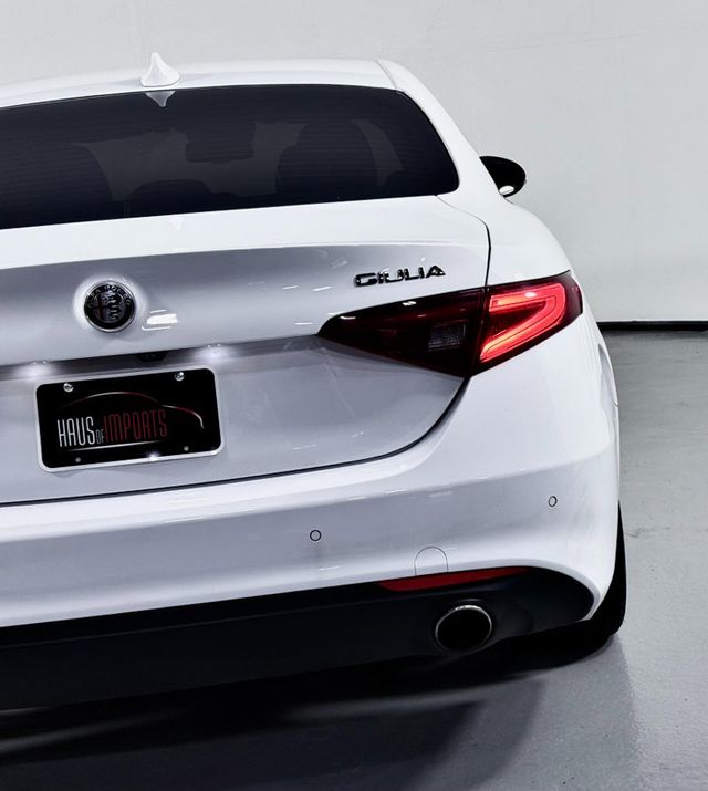 2019 Alfa Romeo Giulia AWD - 22950277 - 13