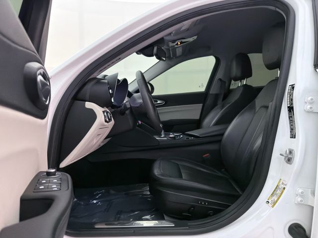 2019 Alfa Romeo Giulia AWD - 22950277 - 17