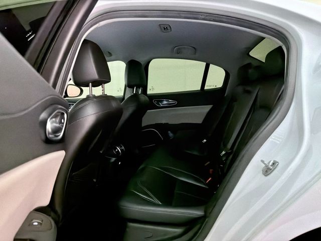 2019 Alfa Romeo Giulia AWD - 22950277 - 21