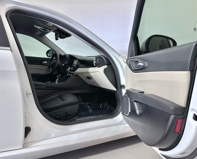 2019 Alfa Romeo Giulia AWD - 22950277 - 22