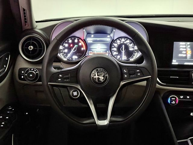 2019 Alfa Romeo Giulia AWD - 22950277 - 29