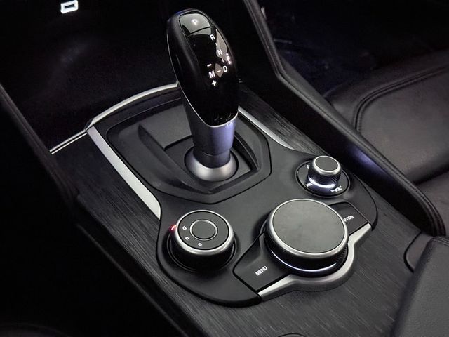 2019 Alfa Romeo Giulia AWD - 22950277 - 33