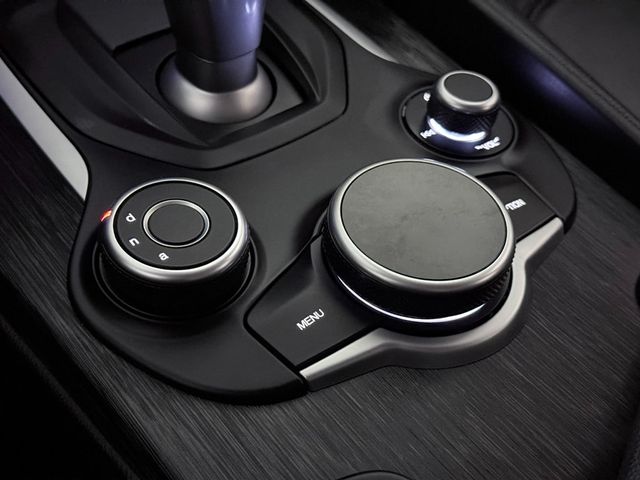 2019 Alfa Romeo Giulia AWD - 22950277 - 34