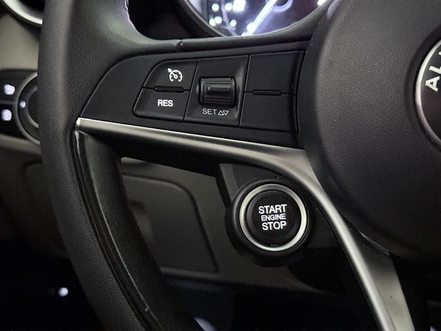 2019 Alfa Romeo Giulia AWD - 22950277 - 36