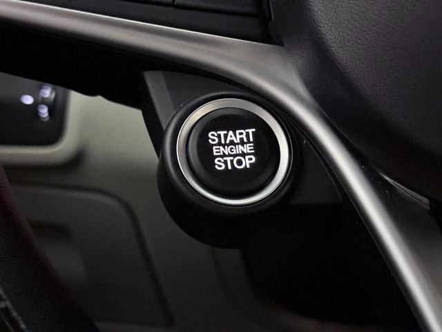 2019 Alfa Romeo Giulia AWD - 22950277 - 37