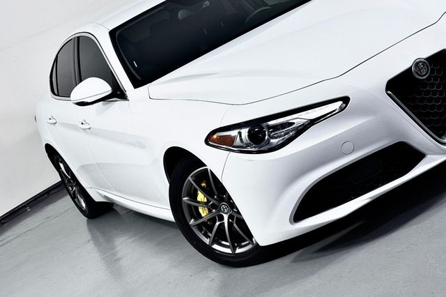 2019 Alfa Romeo Giulia AWD - 22950277 - 3