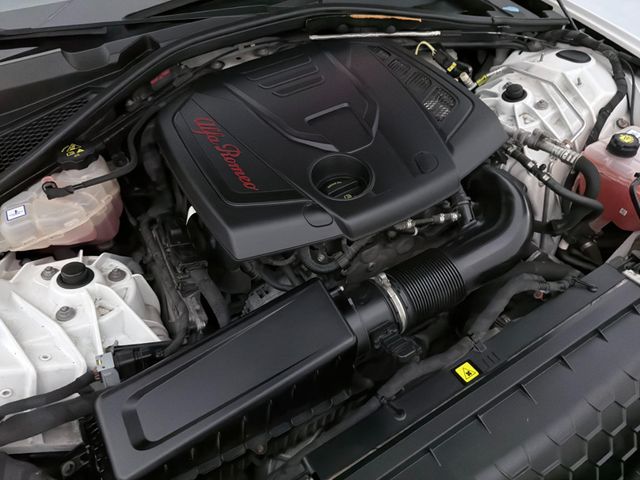 2019 Alfa Romeo Giulia AWD - 22950277 - 42