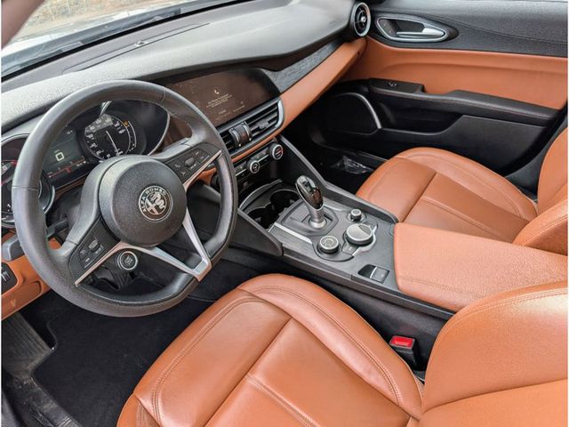 2019 Alfa Romeo Giulia AWD - 22961832 - 16