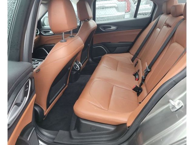 2019 Alfa Romeo Giulia AWD - 22961832 - 7