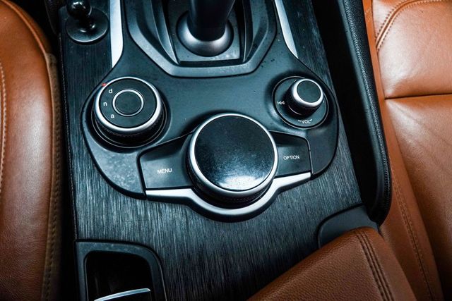 2019 Alfa Romeo Giulia RWD - 23000141 - 17