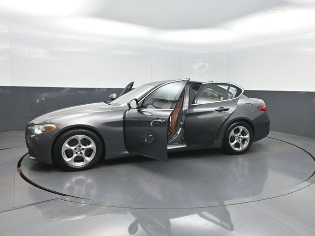 2019 Alfa Romeo Giulia RWD - 23021049 - 40