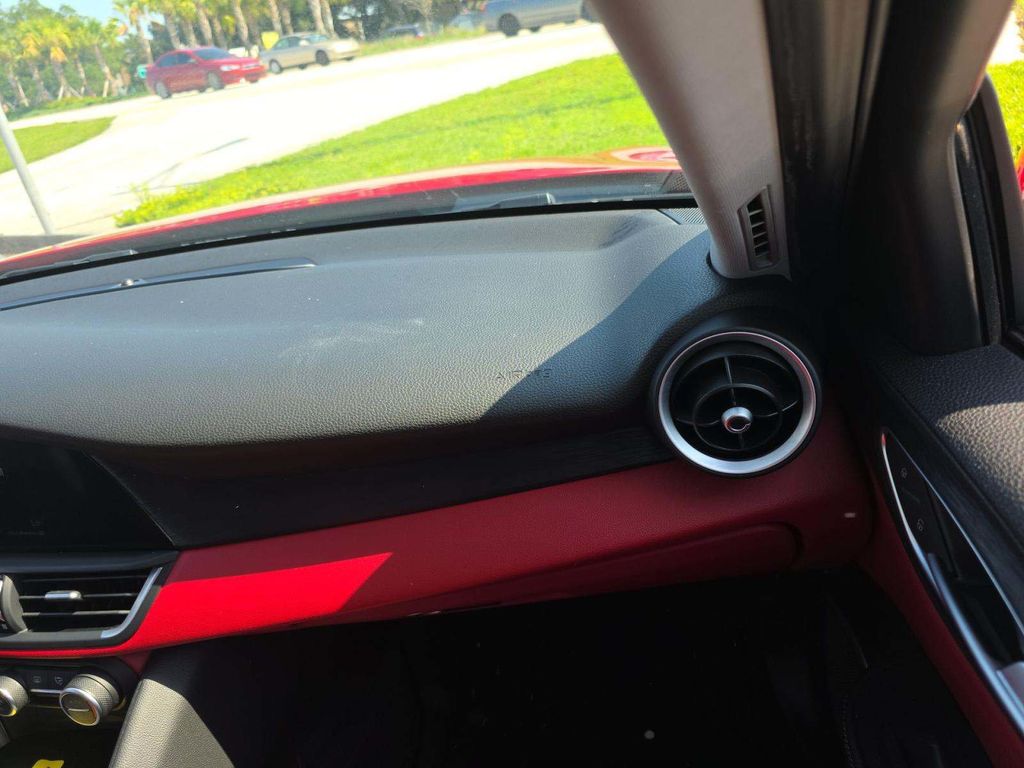 2019 Alfa Romeo Giulia RWD Clean Carfax Florida Car - 23074342 - 10