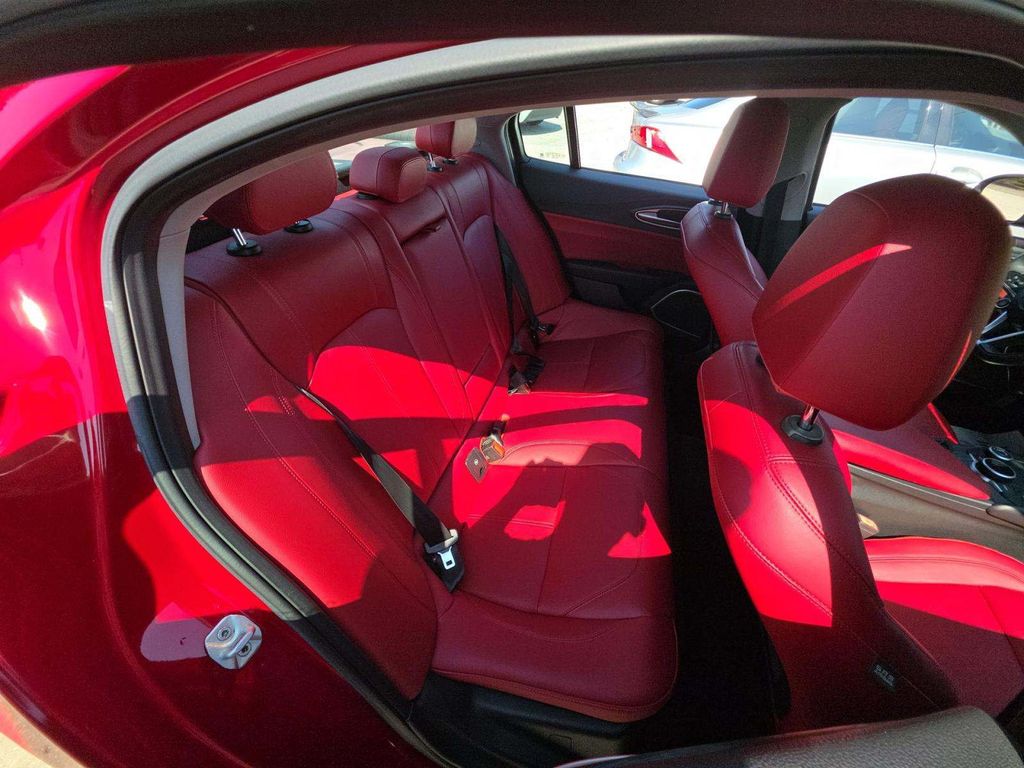 2019 Alfa Romeo Giulia RWD Clean Carfax Florida Car - 23074342 - 12