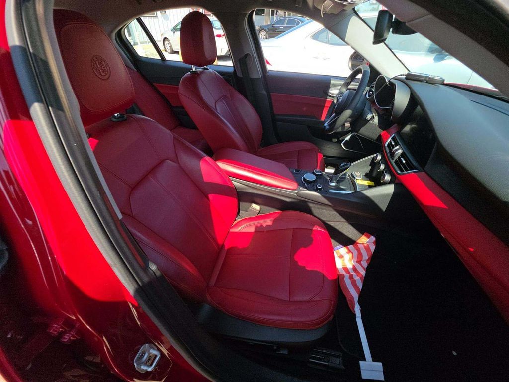 2019 Alfa Romeo Giulia RWD Clean Carfax Florida Car - 23074342 - 13