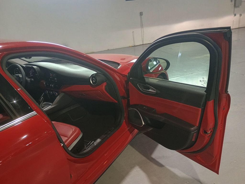 2019 Alfa Romeo Giulia RWD Clean Carfax Florida Car - 23074342 - 34