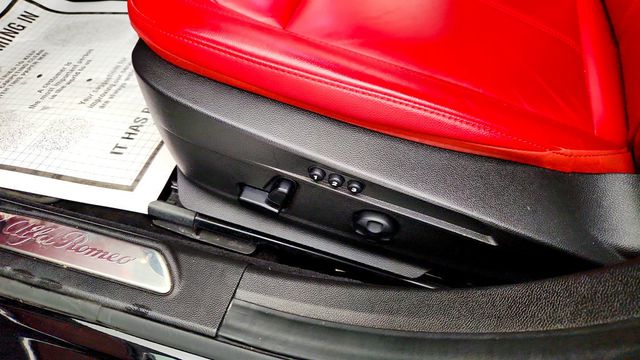 2019 Alfa Romeo Giulia Sport RWD - 22999396 - 11