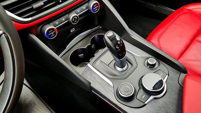 2019 Alfa Romeo Giulia Sport RWD - 22999396 - 16