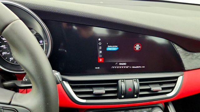 2019 Alfa Romeo Giulia Sport w/ Dual Pane Sunroof, Black/Red Leather & Sport Fascias - 22999396 - 18