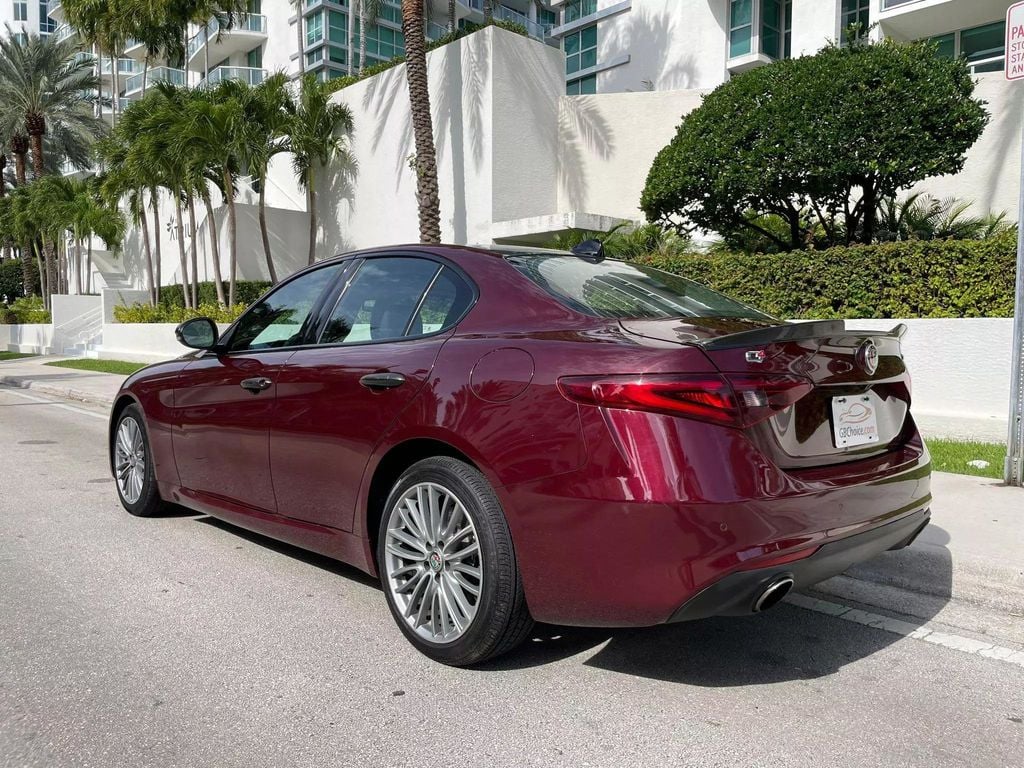 2019 Alfa Romeo Giulia Ti Sedan 4D - 22234035 - 4