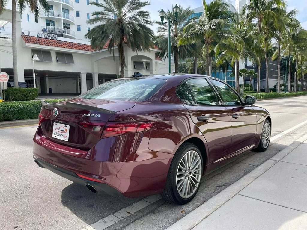 2019 Alfa Romeo Giulia Ti Sedan 4D - 22234035 - 6