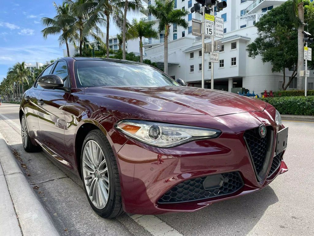 2019 Alfa Romeo Giulia Ti Sedan 4D - 22234035 - 7