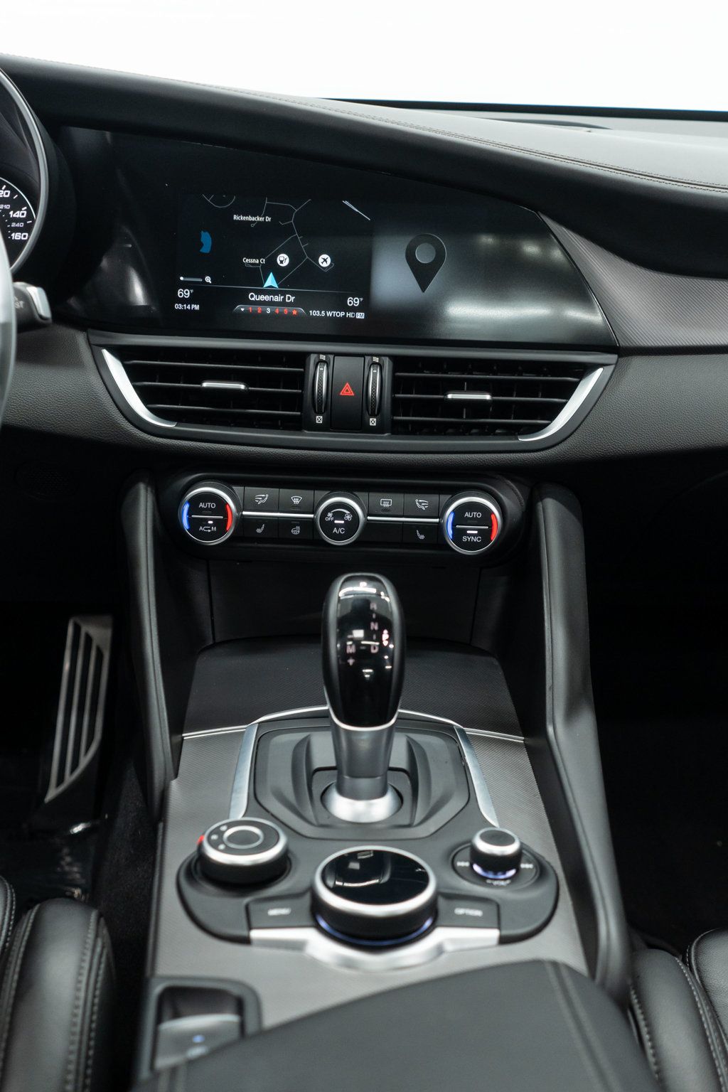 2019 Alfa Romeo Giulia Ti Sport photo 17