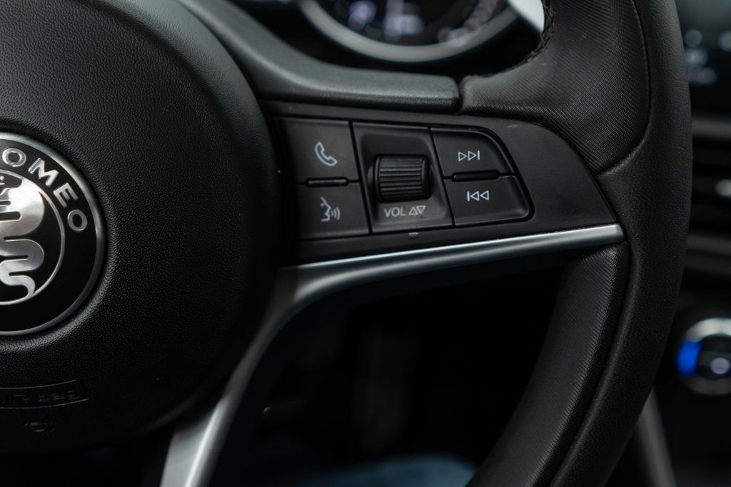 2019 Alfa Romeo Giulia Ti Sport photo 19
